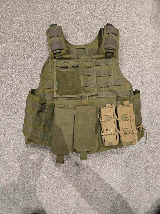 Pre-Loved / Green Vest with Belt, 2x Pistol Attachments, 2x Mag Attachment